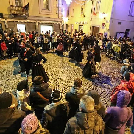 Les Dentelles Bilocale A Charvensod Vicino L'ovovia Di Pila Apartmán Aosta