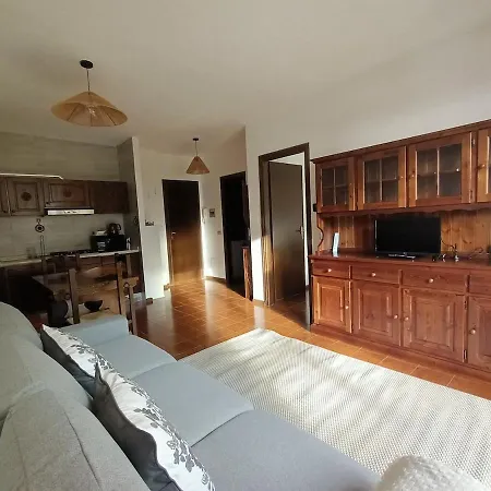 Les Dentelles Bilocale A Charvensod Vicino L'ovovia Di Pila Aosta